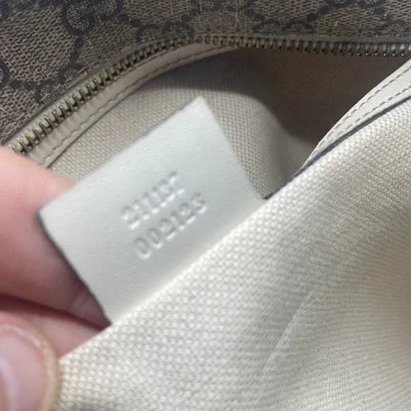 Gucci Carryall Bag - Picture 6 of 16